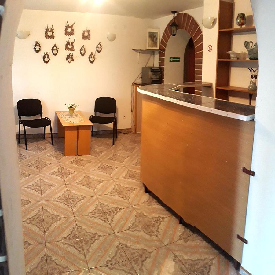 Maxim Pokoje Goscinne Iwonicz-Zdroj Exterior photo